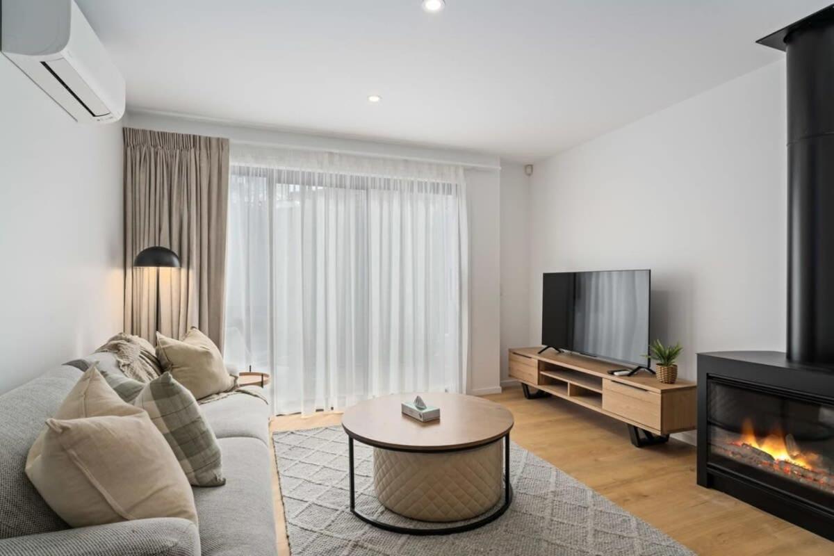 Alps And Lake Retreat Wanaka Albert Town المظهر الخارجي الصورة