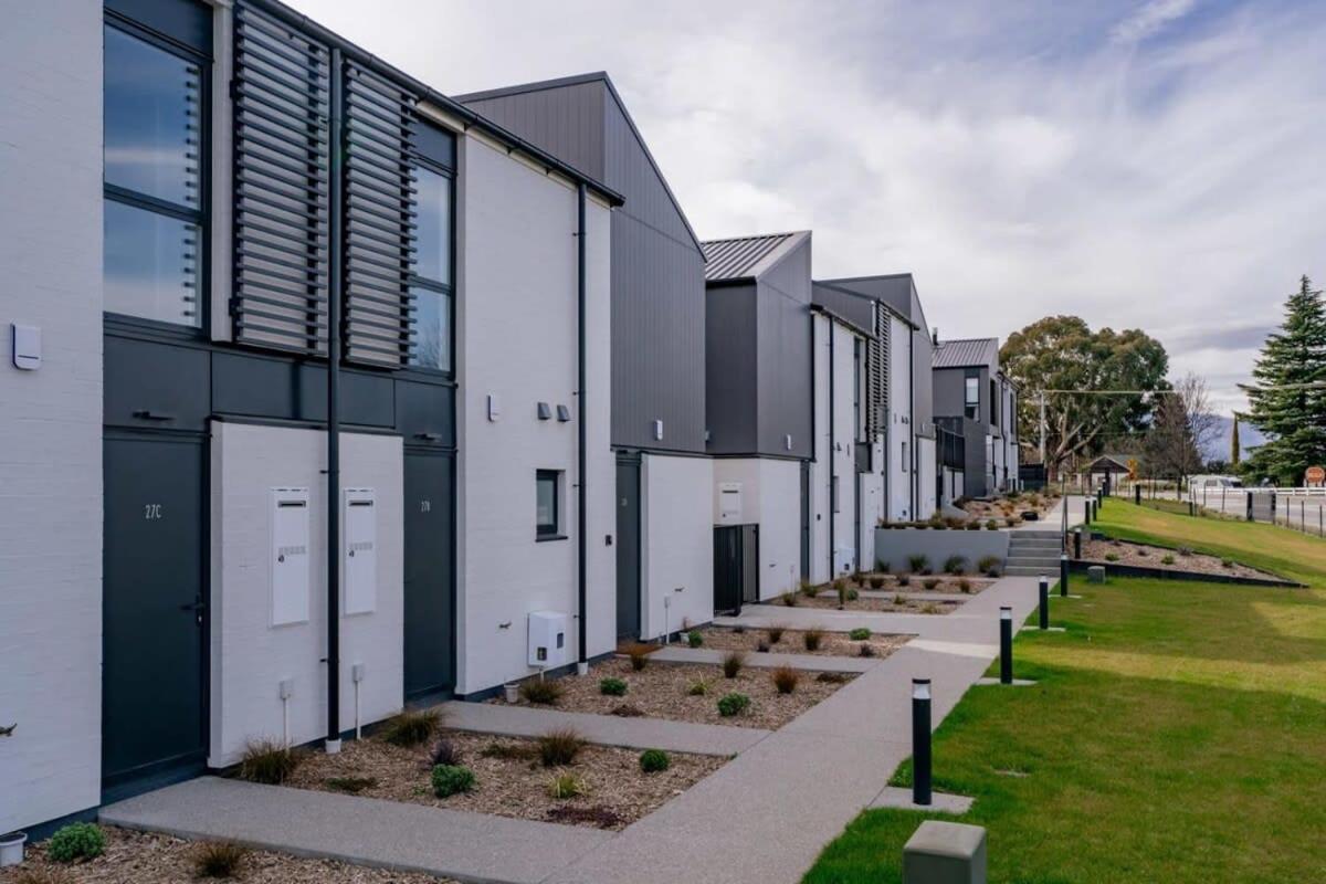 Alps And Lake Retreat Wanaka Albert Town المظهر الخارجي الصورة